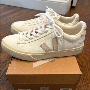 VEJA Sneakers